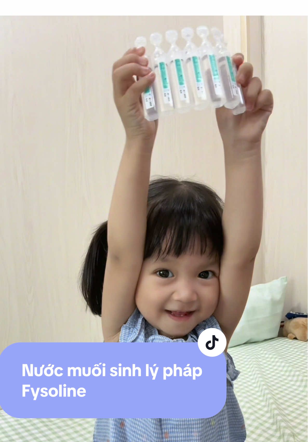 Chân ái cho bé lúc trời thu đông giao mùa đây rồi 😍  #NuocmuoisinhlyPhap #Fysoline #chammuidiunhe 