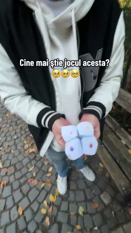Cine mai ştie cum se joacă? Acum mă simt atât de bătrână 🥹🥲 #nostalgie #joc #copilarie #sibiu #fyp 