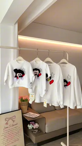 Cả nhà cùng xinh 💕 #xuhuong #viral #setgiadinh #quanaoquangchau #mevabe 