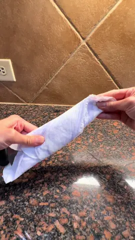 In case your grandma didn’t teach you!#LifeHack #momhacks #CleanTok #MomsofTikTok #tipsandtricks 
