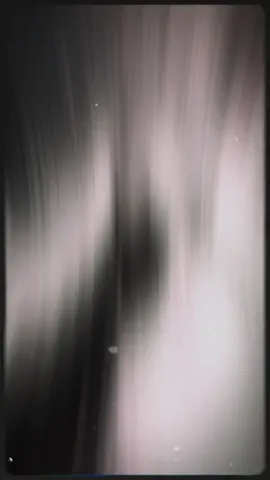 lâu lâu lại nhớ đến người nhớ lại hình bóng đứng cười với ta..! #thơitrangnu #thơ #thơitrang 