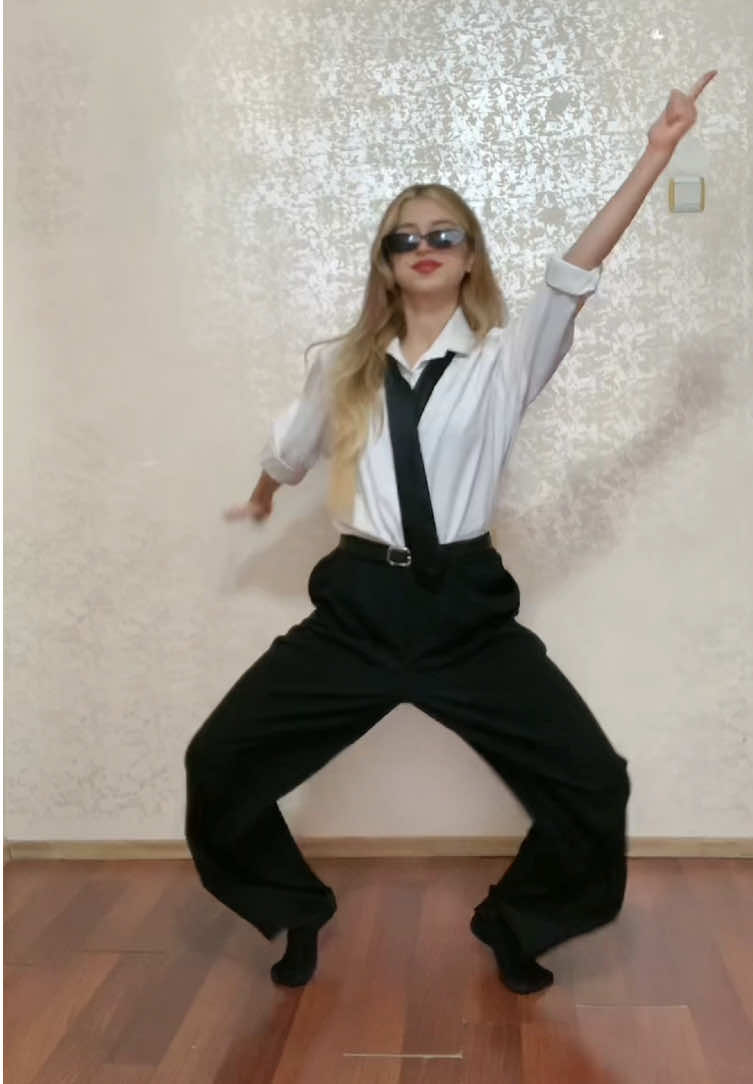 Give me everything tonight @danchmerk  @Hugo Hilaire  #viral  #dance  #trending 