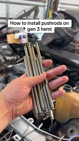 Here’s how I install pushrods/rockers on a gen 3 hemi! (5.7,6.4,6.2) #carsoftiktok #cartok #caddidaddy #hemi 