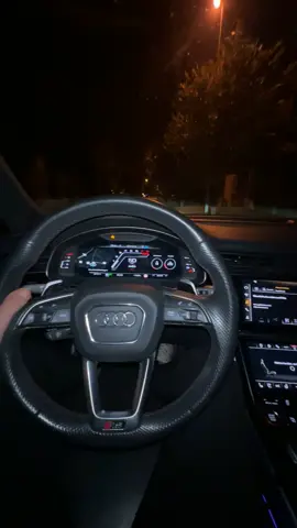 Le diable sur roues 🥷 #audisport #rsq8 #cesttrop 