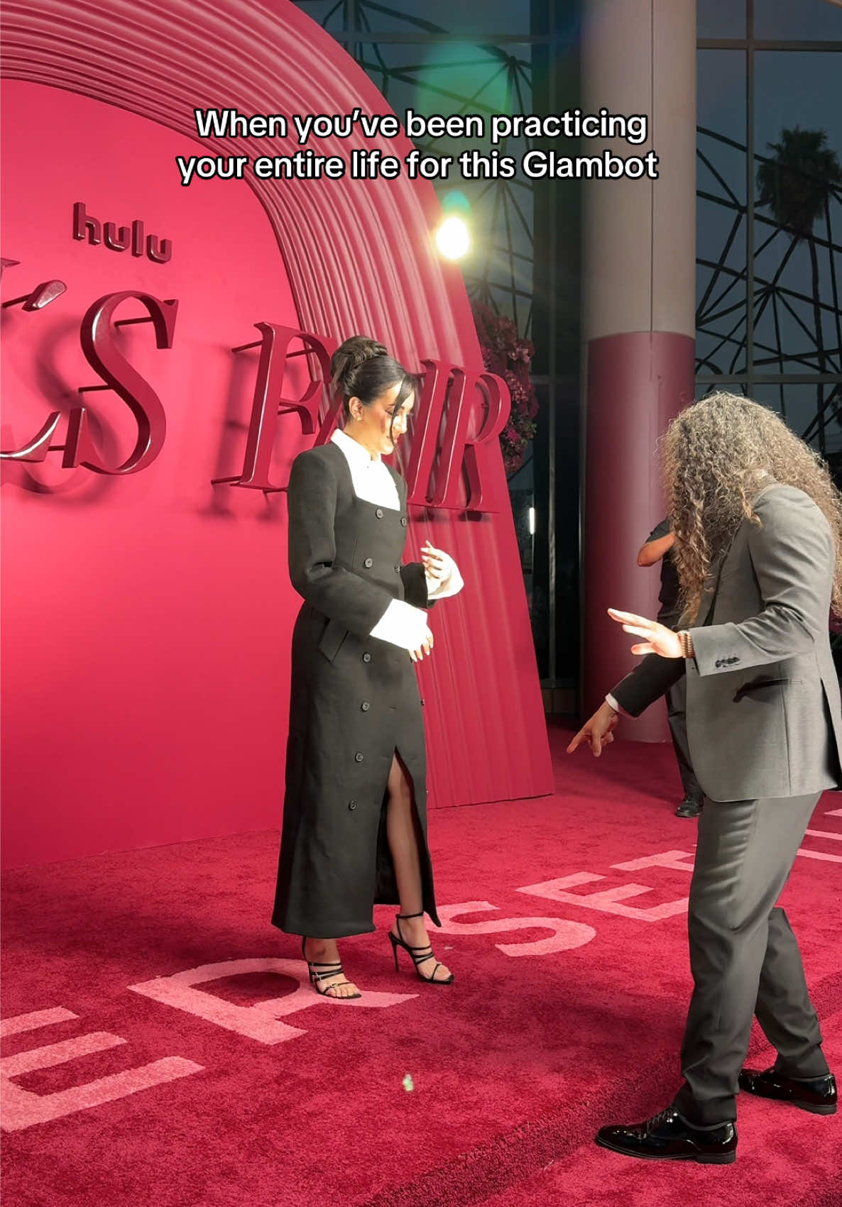 OMGGGG I did my first Glambot with @Cole Walliser 🥹🩷 HOW DID I DO?!!!! #glambot #allsfair #premiere #redcarpet #kimkardashian @hulu @All’s Fair on Hulu 