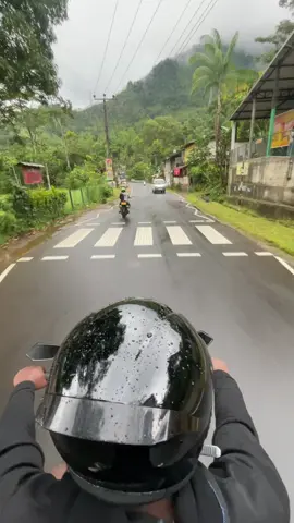 Fz කියයි වංගු ගැන   කිව්වට   අපිත් ගන්නේ   වංගු තමයි 😄😂