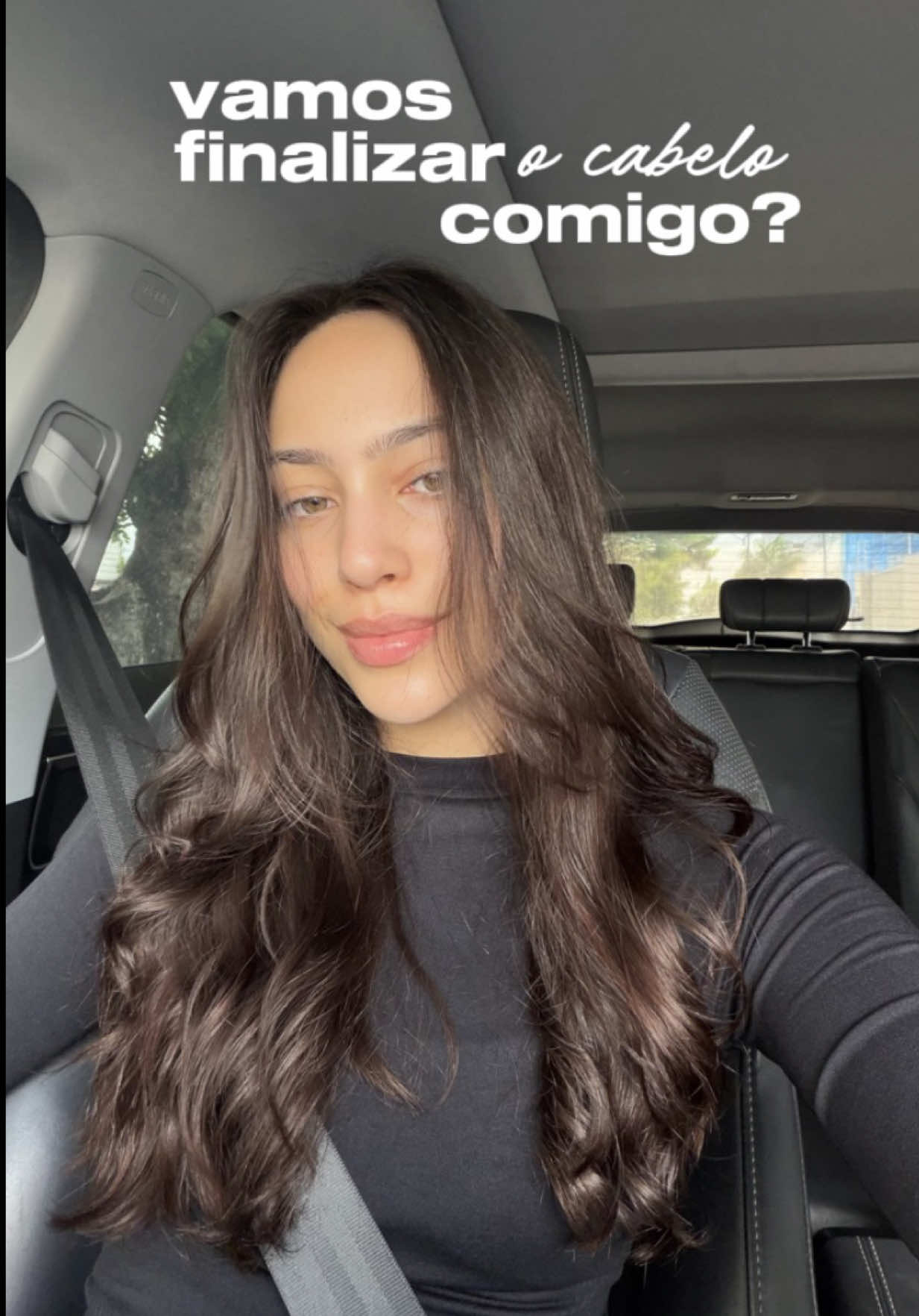 Finalizando meu cabelo ondulado 2a/2b <3 Vocês tem alguma dica pra melhorar a finalização?  produtos: protetor térmico genesis défense @Kérastase  creme ondulando a juba @Widi Care geleia modelando a juba @widicare after party @Bed Head by TIGI  óleo genesis elixir ultimate @kerastase_official