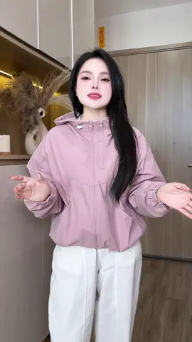Áo khoác gió nữ hai lớp cao cấp  chị em mình mặc vừa cản gió cản bụi chống nắng còn gì bằng nữa #gucuahue #aokhoac #aokhoacnu #aokhoacgio #aokhoacchongnang 