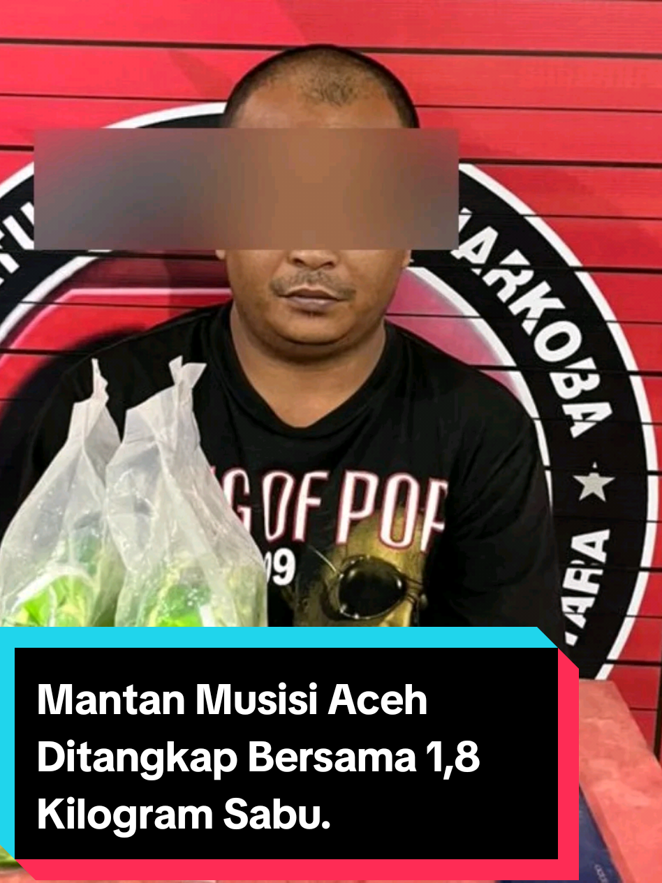 Mantan Musisi Aceh Ditangkap Bersama 1,8 Kilogram Sabu.  Aceh Utara - Satresnarkoba Polres Aceh Utara meringkus seorang pria berinisial S (37), warga Kecamatan Jeumpa, Kabupaten Bireuen pada Rabu, 15 Oktober 2025 lalu. Dia a tertangkap di kawasan Gampong Beurawang, Kecamatan Jeumpa atas kepemilikan 1,8 kilogram narkoba jenis sabu yang terbungkus dalam kemasan teh merek Guanyinwang. Inisial S dikenal sebagai seorang penyanyi sekaligus pencipta lagu Aceh, yang beberapa tahun lalu tenar di belantika musik lokal melalui band bernama Birboy atau sekarang disebut Birband. Diduga S adalah Safnir yang tak lain gitaris band itu. Kasat Resnarkoba Polres Aceh Utara, AKP Erwinsyah Putra bilang, penangkapan ini sukses setelah pihaknya melakukan serangkaian penyelidikan yang berlanjut dengan penyamaran sebagai pembeli. 