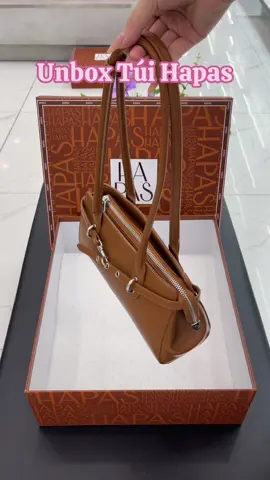✨ Unbox chiếc túi khiến mình mê từ cái nhìn đầu tiên 💕 Sang – xịn – chuẩn Hapas! 🎁 Mỗi lần mở hộp Hapas là một lần “đổ gục”                        #HAPAS #TuiXachNu #tuideovai #QUATANG2010 #OOTD 