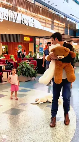 Món quà bất ngờ đầy yêu thương🥰Unexpected gift full of love.🥰🥰🥰#lantoayeuthuong #VietNamToiYeu #XuHuong #messi #ronaldo7