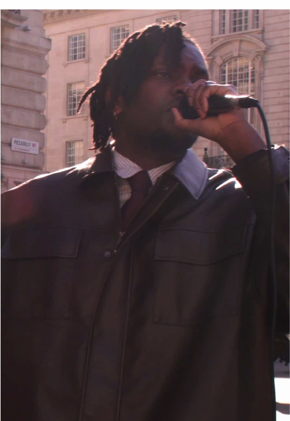 heavy on the storytelling 🤌🏾 #OnTour #livemusic #busking 