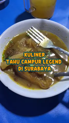 Tahu campur pak Sadak ini emang ga pernah sepi. Awalnya penasaran kenapa jualan tahu campur aja sampe pake nomor antrian. Nah setelah dicoba ternyata emang seenak itu. Dagingnya tanpa lemak, kuahnya ngaldu bgt. Setelah cape kulineran, istirahatnya di Sans hotel box mansion aja. Lokasinya cuma 3 menit dari tahu campur pak Sadak. Kuliner enak, istirahat nyaman, dompet aman booking hotel lewat aplikasi @RedDoorz Indonesia bikin liburan kalian makin berkeSANS  #RedTravelers #BerkeSANS #bukasemuapintu #reddoorz #sanshotel 