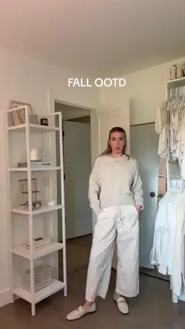 Obsessed with a chic monochromatic moment that feels like pajamas! Anyone else?? #falloutfits #fallstyle #OOTD 