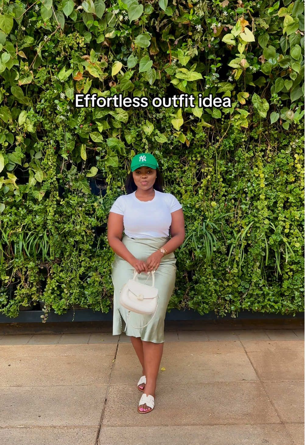 OOTD: here’s an effortless & simple chic outfit idea. 🤍🌿 #nthabstar #nthabi_m02 #creatorsearchinsights #OOTD #styleguide #casaulstyle #fashiontrend #fashiontips #outfitinspo 