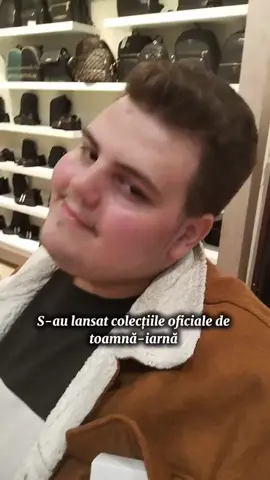Când am fost acum două zile, în Promenada Mall Craiova, nu-mi venea a cred că cei de la Enzo Bertini au lansat niște superbități de produse de încălțăminte și vestimentație. Am văzut, am admirat și am plecat cu un wishlist de produse pentru această perioadă.  A fost și un eveniment de lansare superb, de care am auzit de la o fată din online și îi mulțumesc pentru că mi-a spus de eveniment, ba chiar atunci când filmam un cadru, o altă fată din online, Andra Nicole o chema, îmi zicea să postez ce am filmat aici, că poate o să vadă cine trebuie la un moment dat. A fost frumos și mi-a plăcut în acel magazin! Care sunt produsele voastre favorite din aceste colecții de toamnă-iarnă și de ce? Aștept răspunsurile voastre în comentarii 💌  @Enzo Bertini  #fashionevent #fashioncollection #enzobertini #autumn #winter 