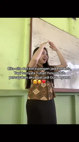 Yang terpenting tetap bisa melayani Tuhan😇✝️