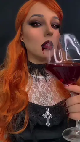 Halloween Makeup 2 . Becoming a vampire 🧛‍♀️❤️‍🔥  #halloweenmakeup #vampiremakeup #makeuptransformation #makeuptransition #halloweenromania 
