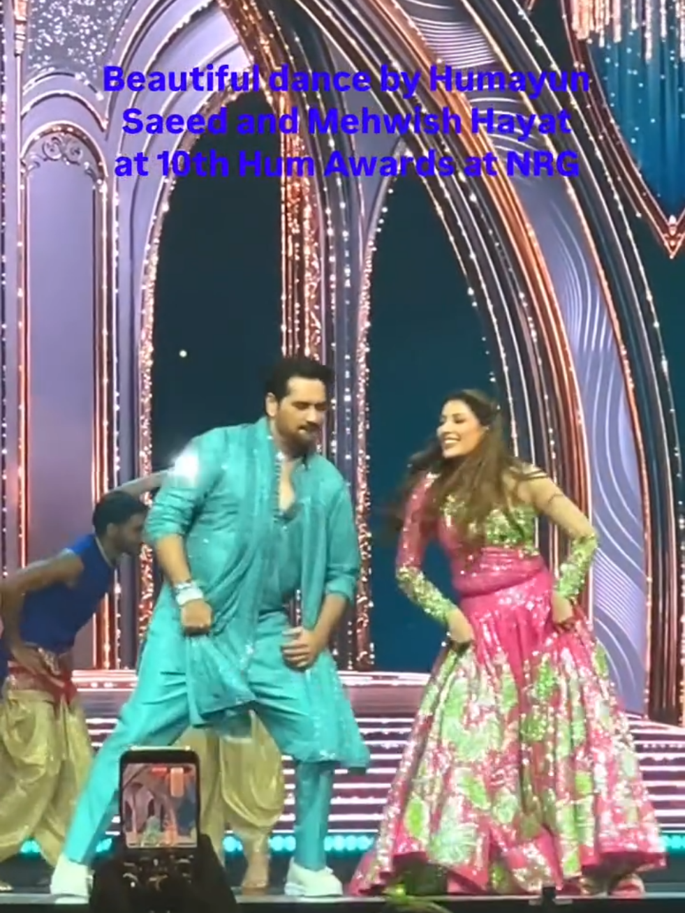 mehvish hayat & Humayun saeed dance performance in 10th hum awards 2025 song tere nal nal rehna #mehvishhayat #humayunsaeed #dance #humawards2025 #viralvideo @TikTok @TiktokPakistanOfficial 