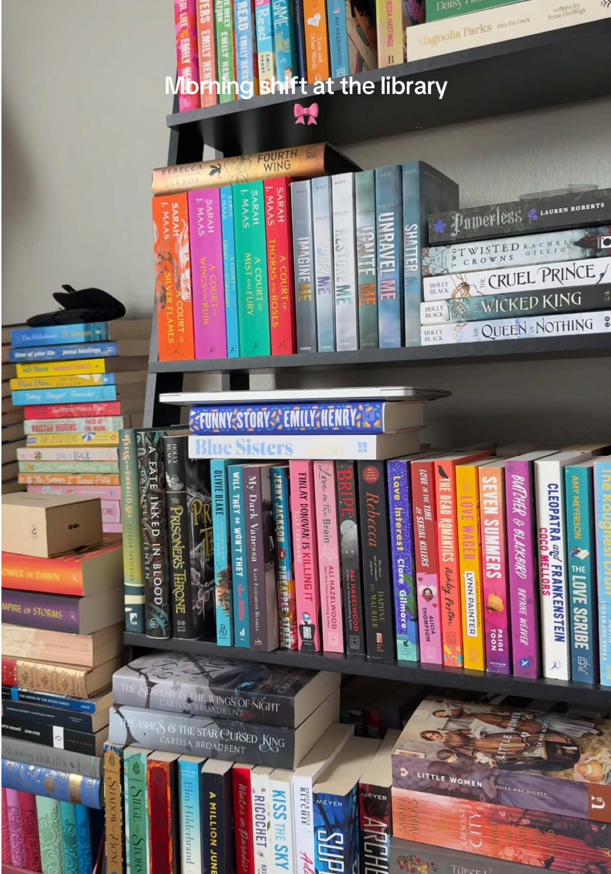 Guys I lied… I did not finish Alchemised yesterday lolll- let’s try again today🤓🤠🫶🏼 #bookish #sahm #BookTok #alchemised #libraryroom 