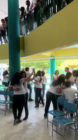 De repente Fzd forró na escola 😜🎙️🔥#estourou #fyyyyyyyyyyyyyyyyyyy #escola #alunos #muidodevaquejada #pressao #vaiprofycaramba #fuuu #fooooooooooooooooooooryoooooooooooooooou 