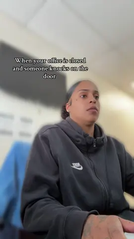 Umm I’m only here to pick up phones and make appointments NO PATIENTS NO DR 😂 just me and these phones ringing #medicalassistant #gynecology #gyn #receptionist #phlembotomy 