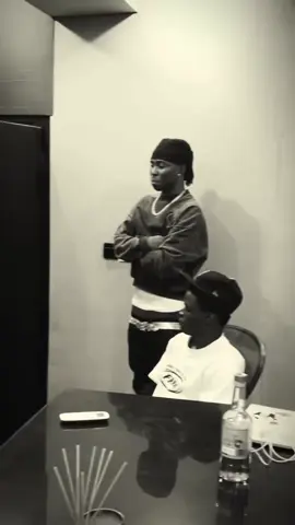 DESPACITO - FOLA X BLAQBONEZ #goviral #fola #folapondis #blaqbonez #ayo_mhieeee1 