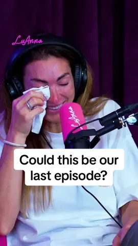 It's the ailment of the weeeeeekkkkk ✨🤪 could @Anna Williamson sniff it from a dodgy mani?! Find out in this weeks ep, available on YouTube or wherever you listen 🎙️ @Luisa Zissman  #luanna #luannathepodcast #funnyclips #funnypodcast #podcastclips