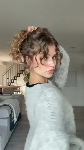 Replying to @anonymous  how curtain bangs look on my curly hair 🩵 #fyp 