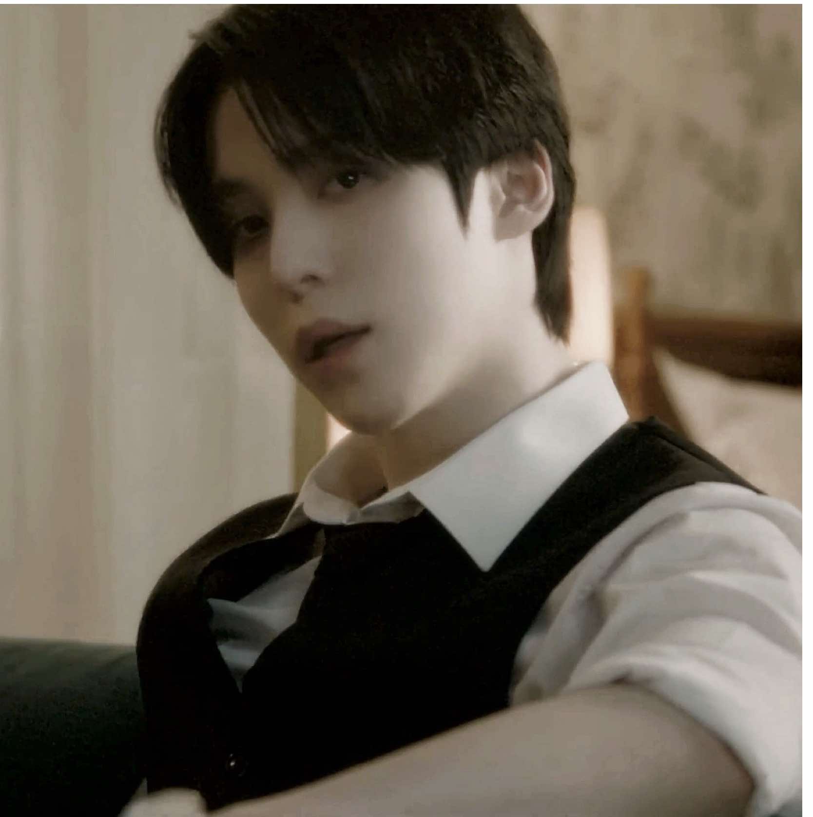 i have no words.. [ cc mimivvc - END , pc lvrstok & mckayskalo ] #yunho #yunhoedit #ateez #fyp #viral  jeong yunho slide to me music video ateez hot edit