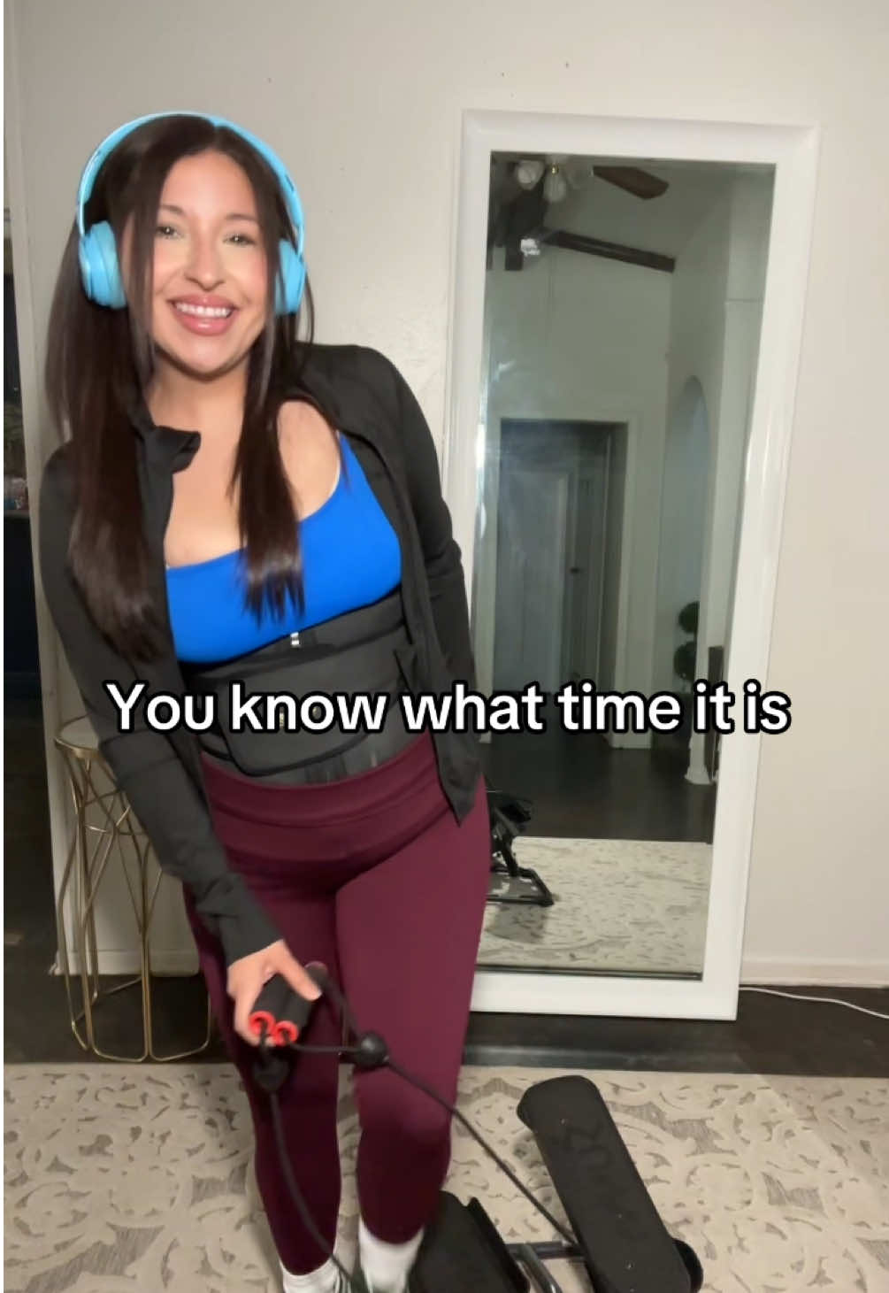 Workout time 💪my stepper is from @SunnyHealthFitness #ministepper #sunnyhealthfitness #workoutapp #twistingstepper 