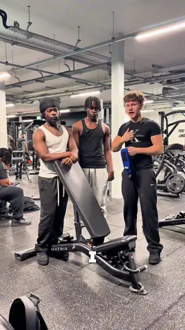 Dumbell shoulder press challenge! @Tj_gainz @dm. @myprotein  #fyp #gym #GymTok #gymchallenge #shoulderpress 