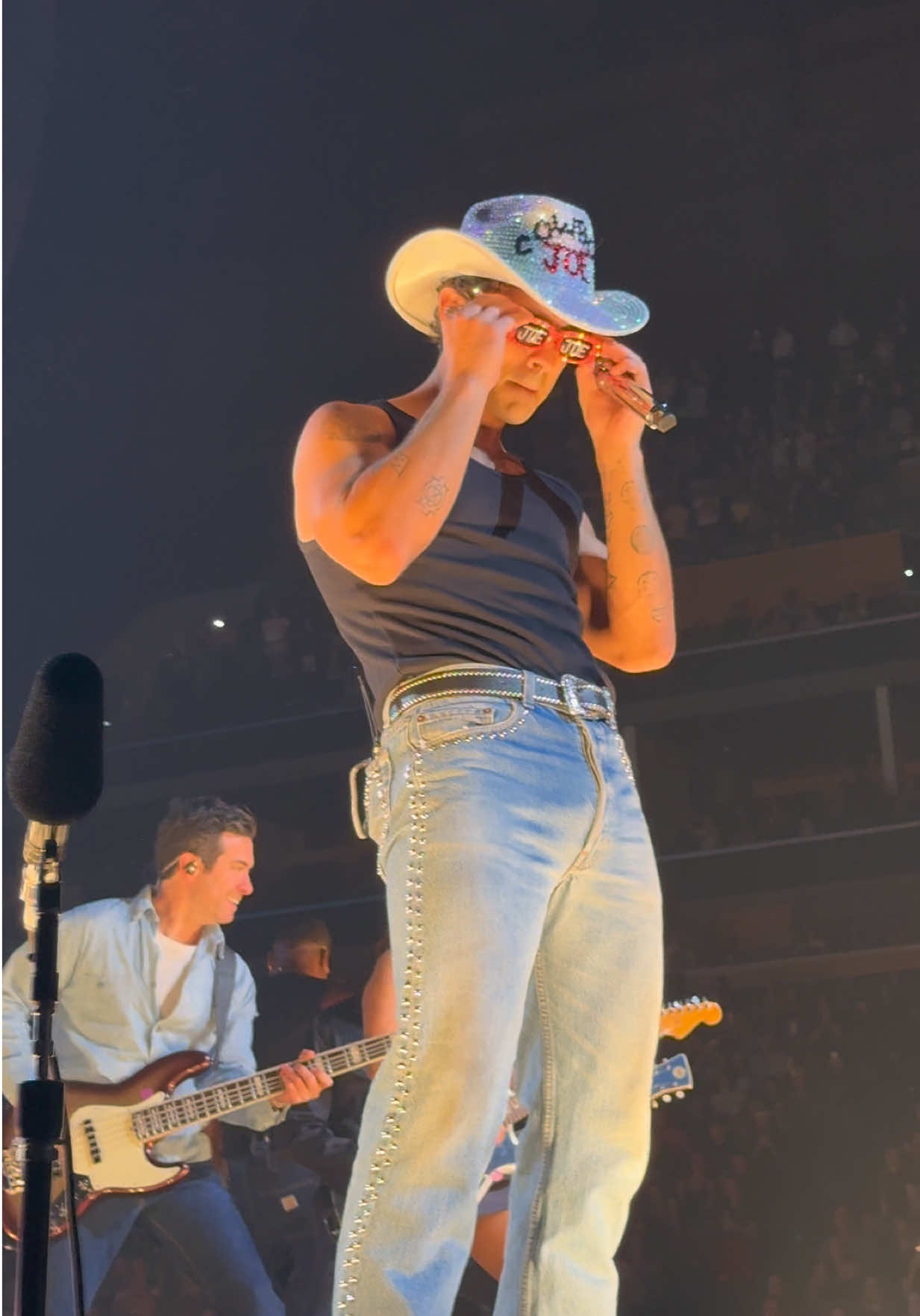 Cowboy Joe 🤠❤️‍🔥 #joejonas #jonasbrothers #cakebytheocean #dnce @joejonas @DNCE 