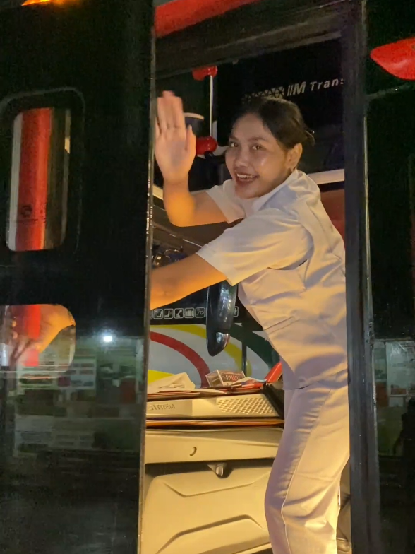 Nes 😍 VIDEO ORIGINAL FACEBOOK (FOTO FOTO BUS INDONESIA)!!IG:fotovideo bus #fotofotobusindonesia #fypviral #tiktokmyvideo #fyp #ジviraltiktok 