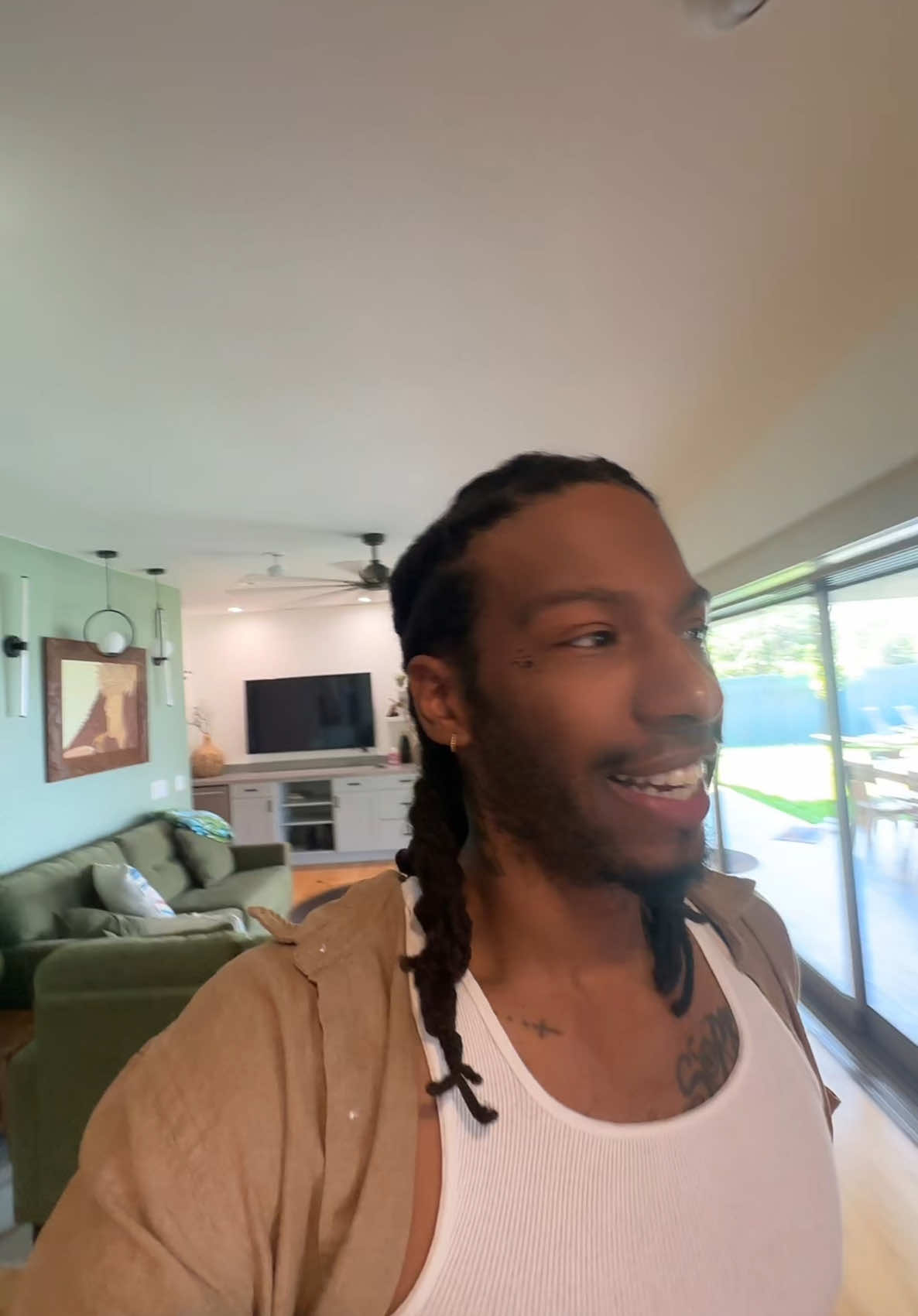 ✨Activations day!✨ As apart of the 3-day unfolding, we began with a SOMATICS exercise. Trauma and stress are somatic experiences, where the impact of the incident lasts long into the psyche. Through somatics release our attendees were introduced to the process of renewal. The immersive experiences of the retreat all encouraged this total process. Stay tuned for more! #somatics #spiritualretreat #holistichealing 