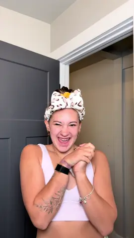 GRWM and happy Friday!!🥳 #grwm #friday #utah #busy #dancing 