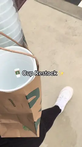All cups are straight from @Starbucks 💚✨ #order #smallshop #errands #starbucks #starbuckscup 