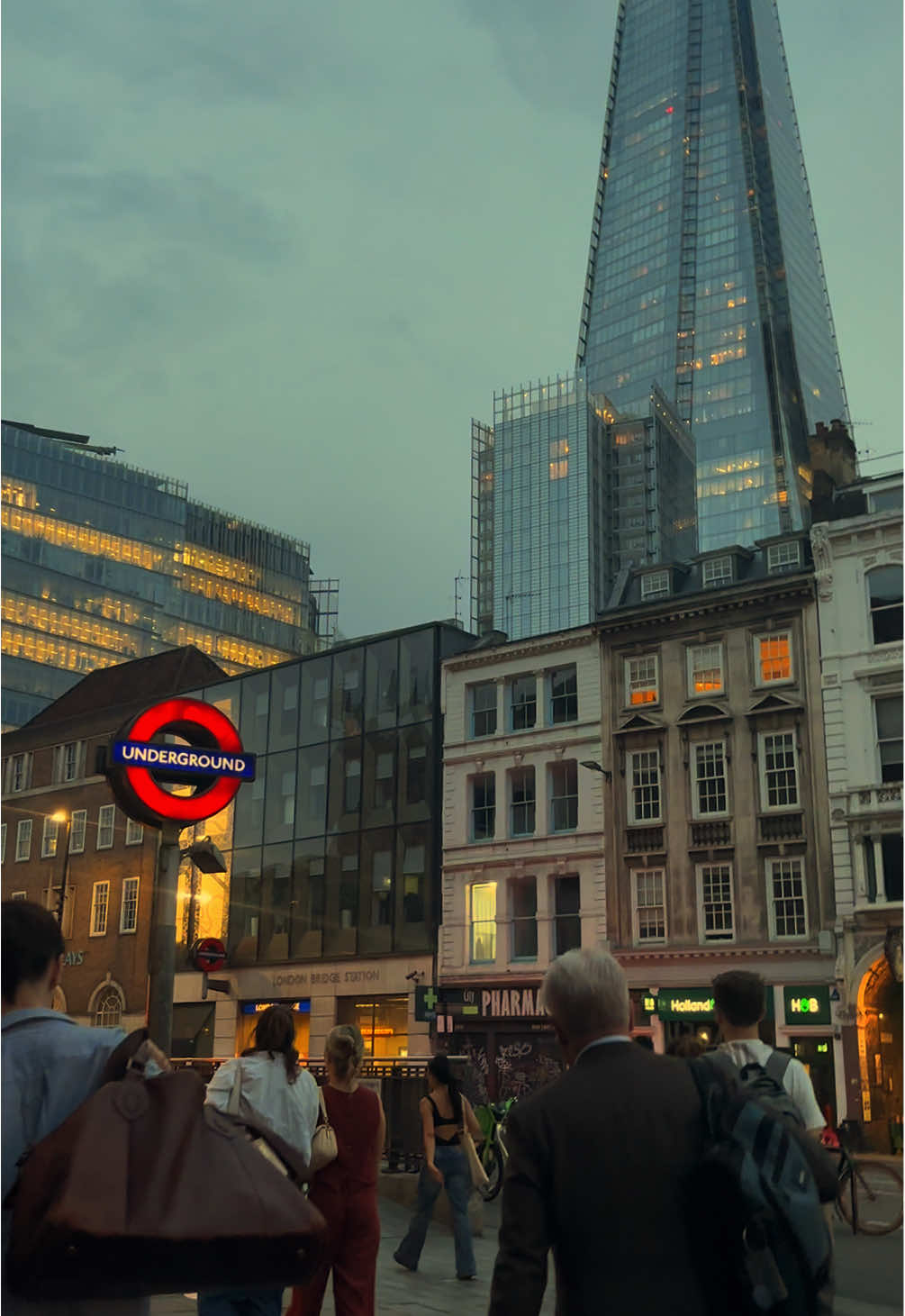rush hour commute #london  