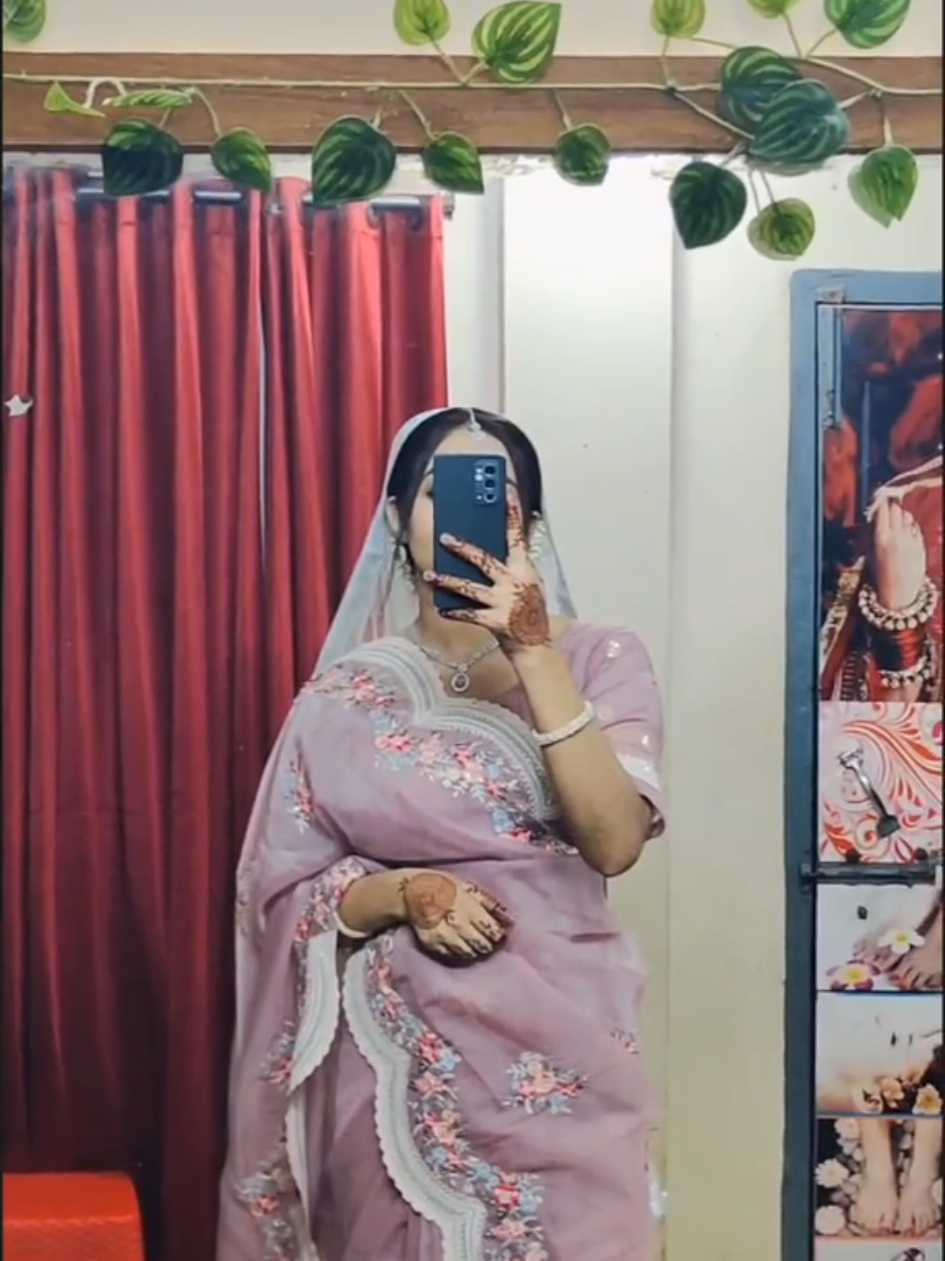 প্রতিদান...!☺️ মানুষ হয়ে কখনো মানুষের হ্মতি করো না,যার হ্মতি করলে সে যদি তোমাকে তার প্রতিদান দিয়ে দেয় তবে হয়তো তুমি বেঁচে গেলে,কিন্তু সে যদি নিরবে সহ্য করে তার বিচারের ভার আল্লাহর উপর ছেড়ে দেয়,তবে জেনে রেখ তুমার ইহকাল এবং পরকাল দুটোই শেষ!!😊❤️‍🩹#foryou #foryourpage #fyp #viralvideos #unfreezemyacount 