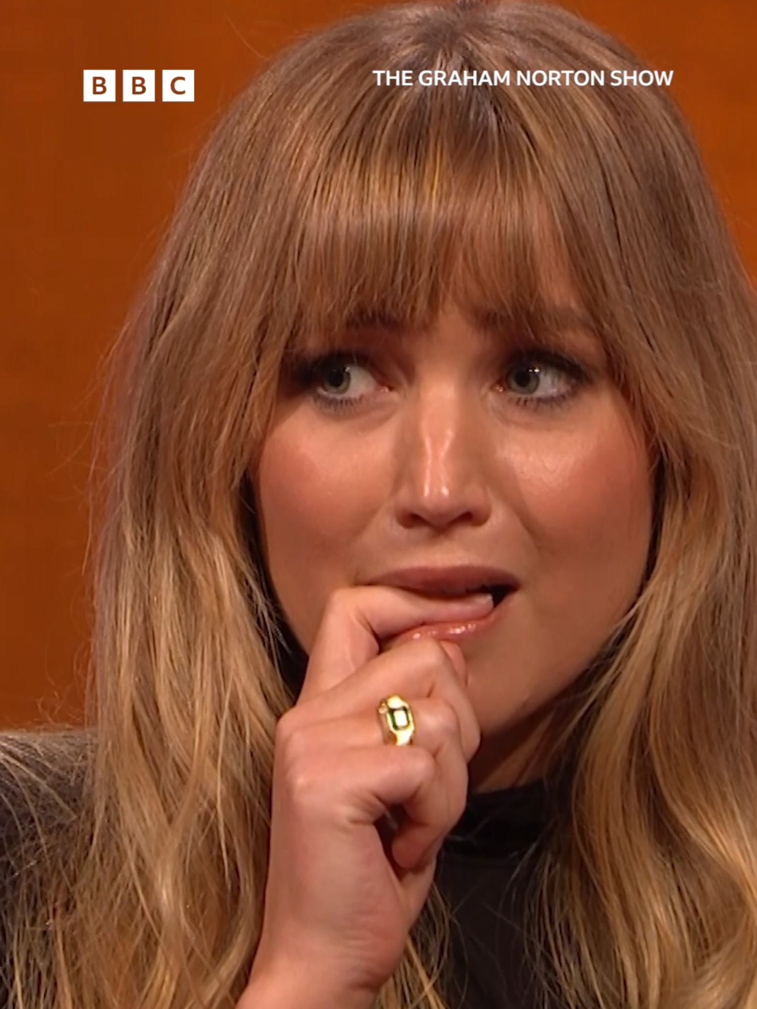 Jennifer Lawrence fed Robert Pattinson... from the bin 🗑️ #JenniferLawrence #RobertPattinson #JeremyAllenWhite #GrahamNorton #TheGrahamNortonShow