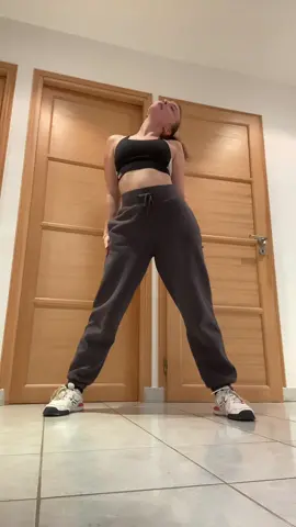 I’m obsessed with this new Omar Rudberg choreo!! 💃 (Promise I’ll remake it better but I didn’t have a lot of time to learn ahahah) dc: @OMAR #omarrudberg #malandro #fyp 