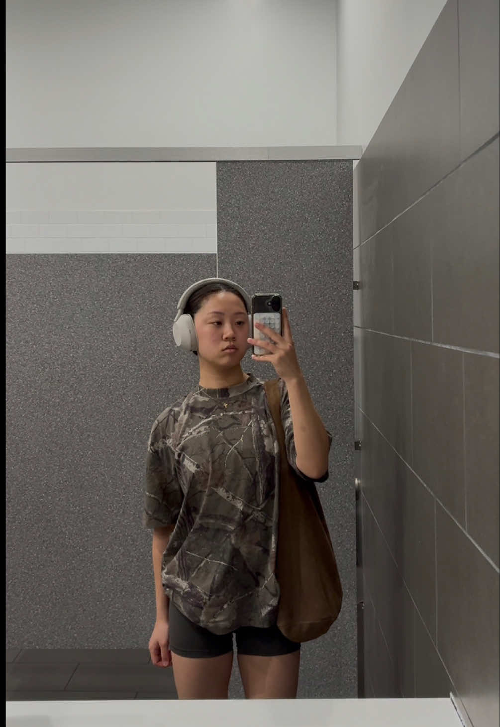 ok yes my form is bad but i’ve also been out of weightlifting for 9 MONTHS. so everyone who is boutta start typing something, start backspacing. #diml #GymTok #legday #workout #5to9 