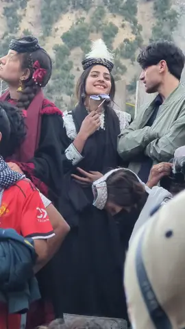 cute smiling faces  #tiktokofficialpakistan #uniquecultureofkelasha #foryoupage #sk #phoolfestival2025 