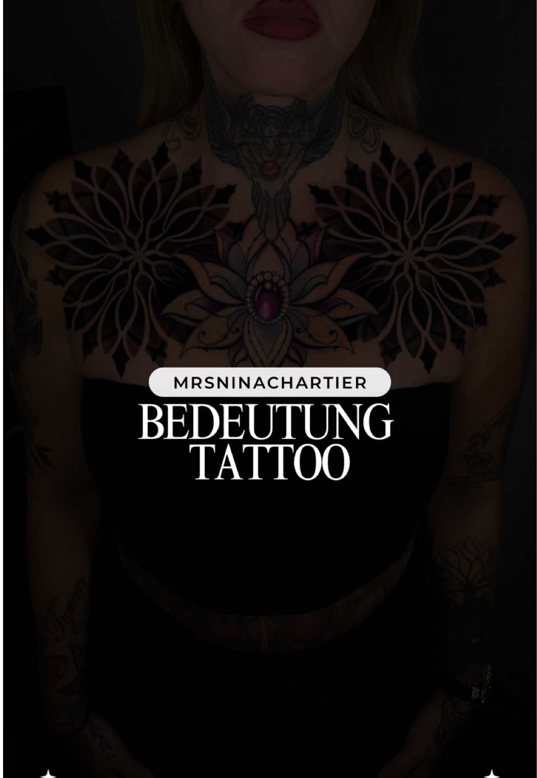 ✨ Ein neues Kapitel auf meiner Haut – mein Herzsymbol, meine Geschichte, mein Versprechen. Die Lotusblume in der Mitte trägt die Farben des Herzchakras – Rosa und Grün. Für mich bedeutet das: Heilung, Liebe und die Kraft, aus jeder Dunkelheit heraus immer wieder ins Licht zu wachsen. Der Lotus erinnert mich daran, dass selbst wenn das Leben mich durch tiefen Schlamm zieht, ich trotzdem aufblühen kann – klar, rein und voller Kraft. Die Mandalas auf beiden Seiten sind für mich mehr als nur Formen – sie sind wie die beiden Flügel meines Herzens. Links und rechts, Balance und Harmonie. Sie stehen für das Gleichgewicht zwischen Geben und Nehmen, zwischen innerer Ruhe und äußerem Ausdruck. Sie erinnern mich daran, immer wieder zurück in die Mitte zu finden. Dass ich die Farben des Herzchakras gewählt habe, ist kein Zufall: Rosa für die Selbstliebe, das Mitgefühl und die Sanftheit. Grün für die Heilung, die Natur und die Wahrheit. Zusammen ergeben sie für mich die Frequenz, in der ich leben möchte – nicht in Angst, nicht im Zweifel, sondern in Liebe. Und in der Mitte: mein Seelensymbol. Ein Anker, ein Schutz und gleichzeitig ein Versprechen an mich selbst: 💎 Ich bleibe in meiner Liebe. 💎 Ich bleibe in meiner Mitte. 💎 Ich bleibe in meinem Licht. Dieses Tattoo ist kein Schmuck – es ist ein Teil von mir. Ein sichtbares Symbol meiner Seele, das mich daran erinnert, wer ich bin und wofür ich hier bin. #lotus #tattooart #manadala #mrsninachartier 