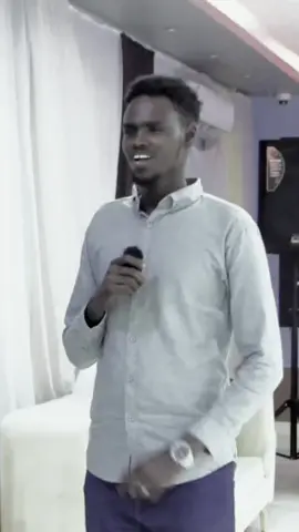 Ali sandheere ka soo daawo asigoo dhameystiran #somalitiktok #mr______rijaal2 #guhaadheybe #tijaabicodkaaga #foryoupage 