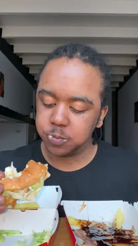 @HungryLionSA Mukbang🍔 #foodies #mukbangs #creatorsearchinsight #fyp #kamohelomofana 