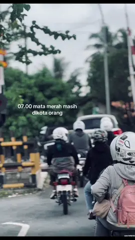 kurang turu ae mata abang, oponeh kurang duit yo😌