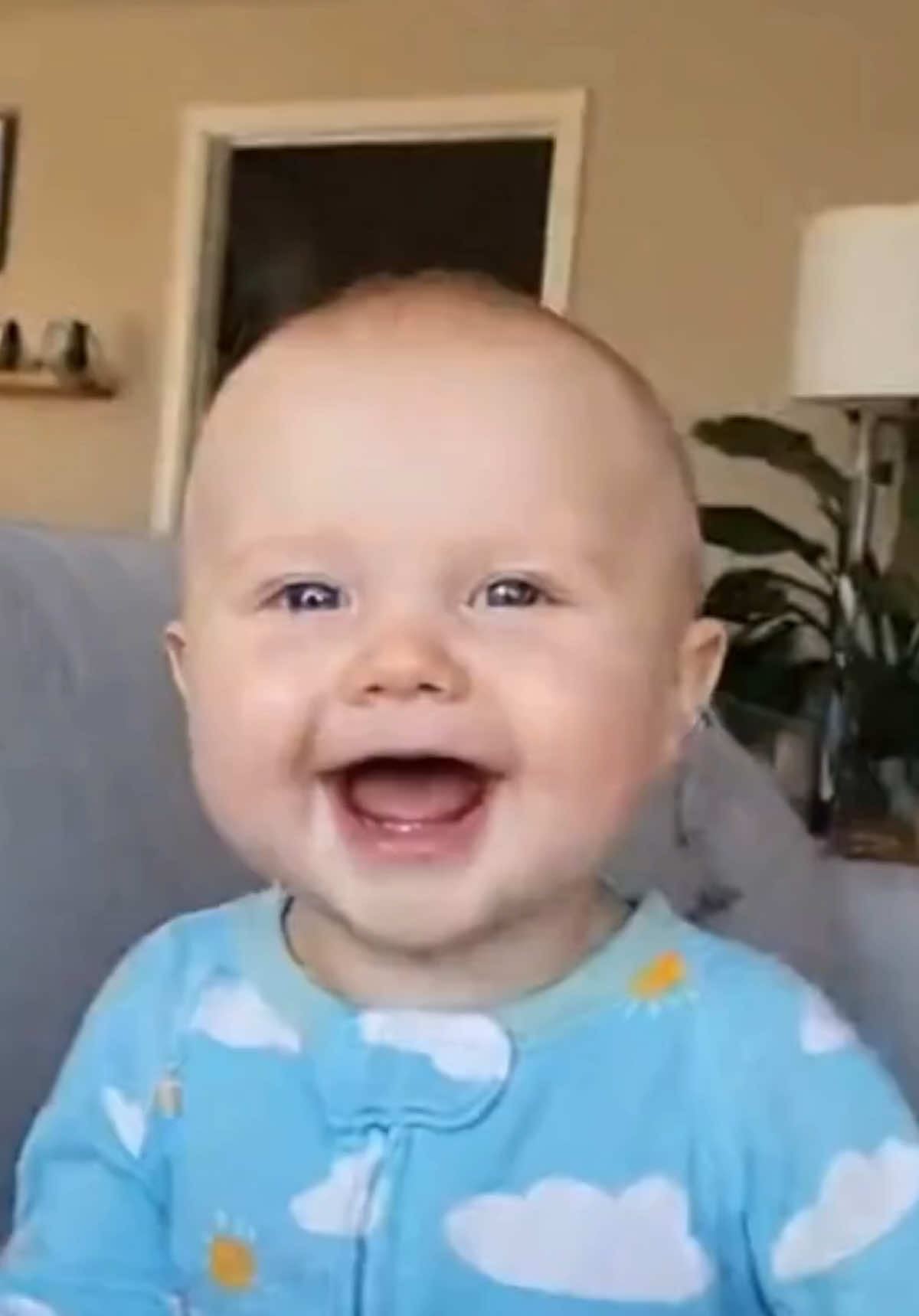 #funnybabyvideos #cutebaby 