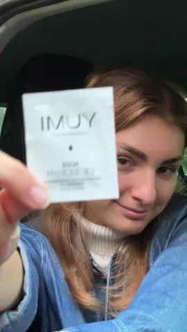 Peut-être c’est nous les fous du village qui sait ?  #browlift 