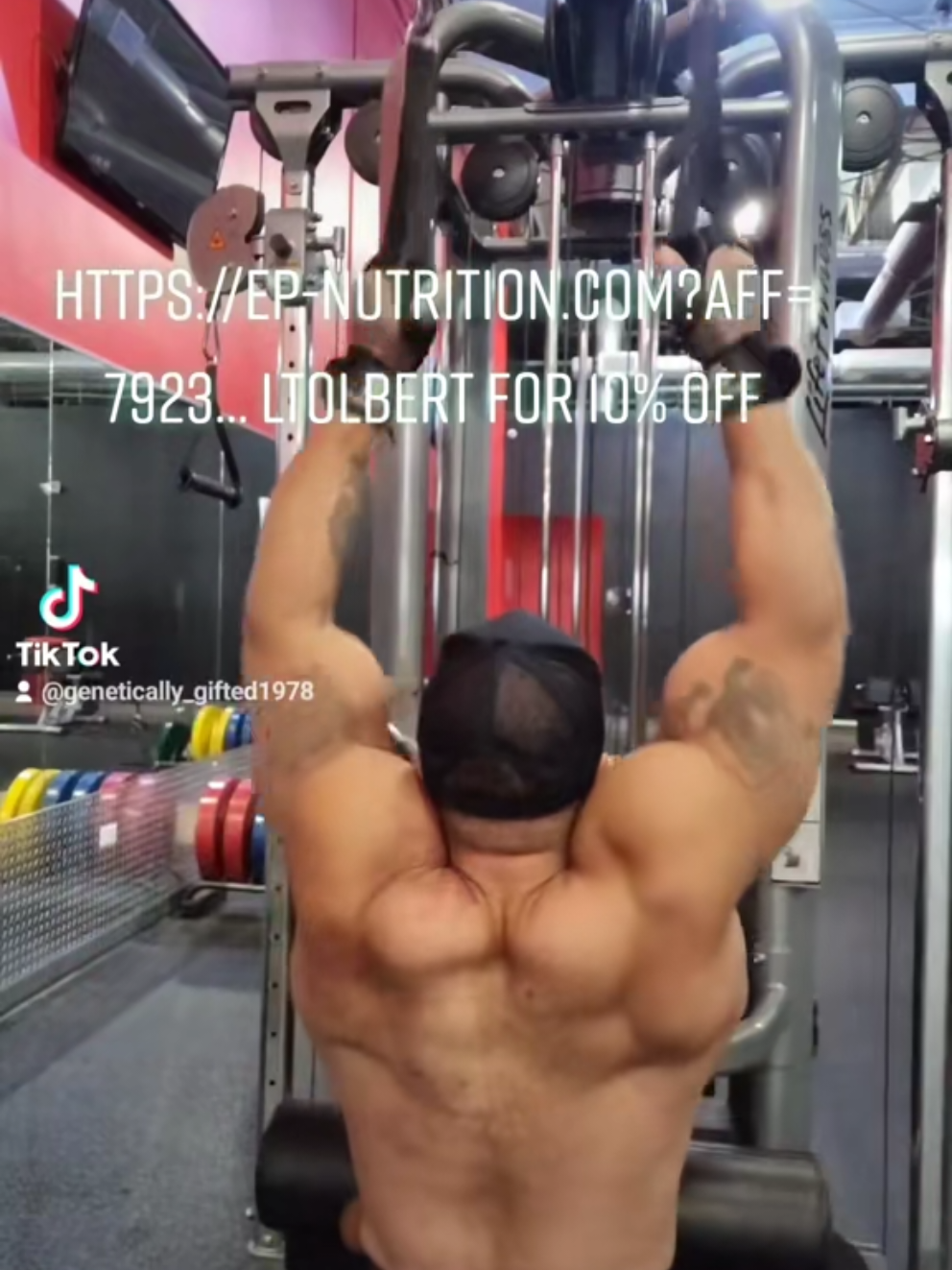 Add this ti your next back workout. U will be lumpy l8ke cottage cheese. U will have bumps, lumps, & lovely lady humps👌🏾😎 ~GR!ND G@NG💪🏾~  #onthisday 